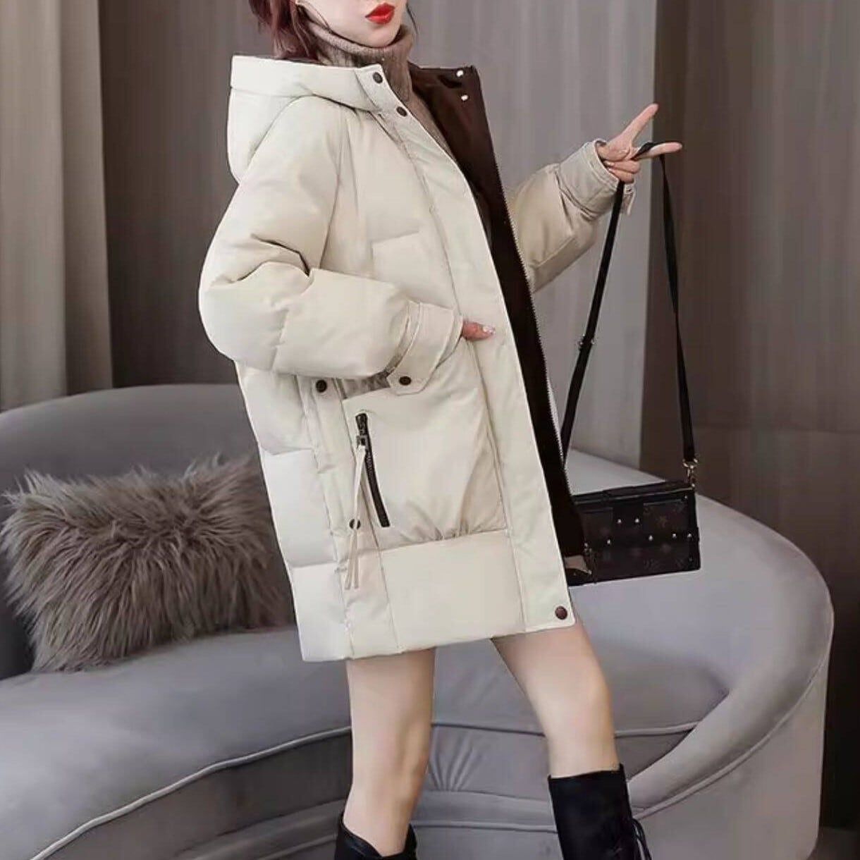 レディース ダウン 上着 羽織 前開き 膝下 長袖 ハイネック フード ストレート Iライン ファスナー ポケット 前開き ボタン シンプル カジュアル おしゃれ こなれ感 クール 主役級 存在感 抜け感 都会的 無地 秋 冬 ロングシーズン 母の日 ママ 通勤 通学 デート お出かけ リゾート 旅行 女子会 合コン 韓国 オルチャン コーデ 楽ちん 暖かい 防寒 体型カバー 着回し レイヤード インスタ映え 定番 2